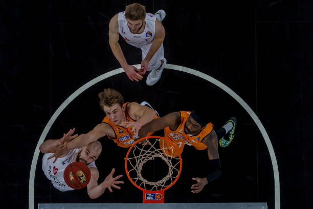 德转列曼联+阿森纳最贵阵容：萨卡1.5亿领衔，曼联仅2人入选